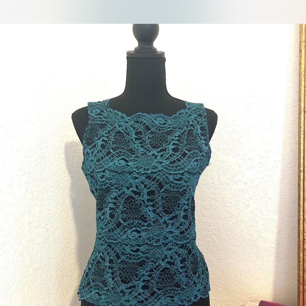 Elegant Teal Lace Sleeveless Top